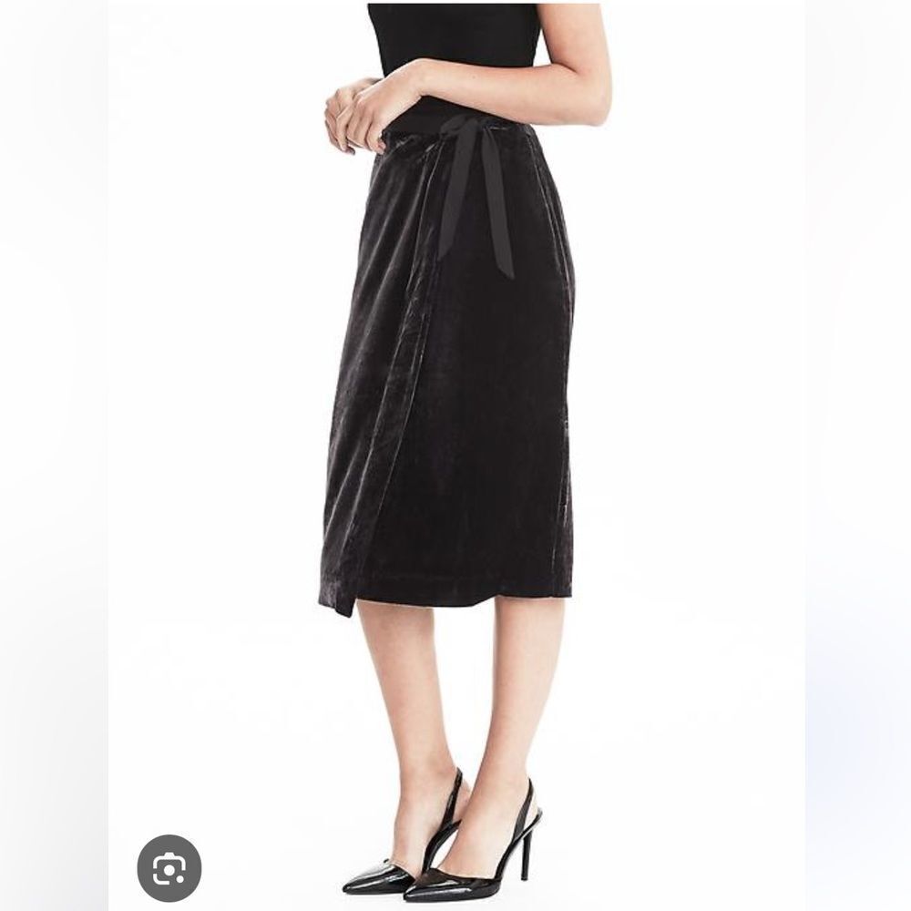 Banana republic Elegant Black Velvet Skirt